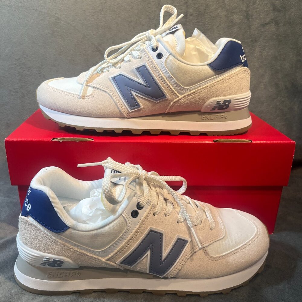 New Balance 574 Woman's Sneaker Size 8 WL574CBL NEW IN BOX
